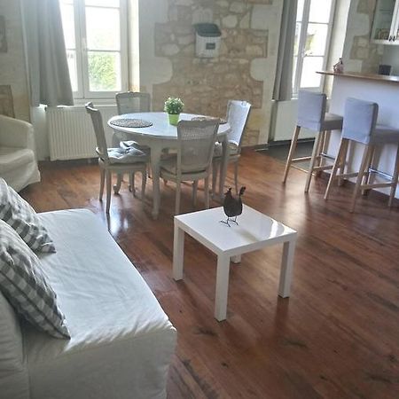 Entre Estuaire Et Citadelle Apartment Blaye Luaran gambar
